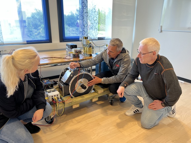 Kursdeltakere får praktisk erfaring i å konfigurere og finjustere elektriske systemer