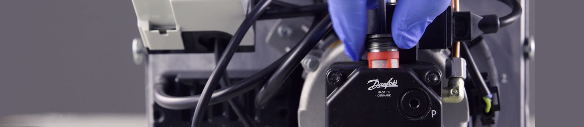 Video: Byta patronfilter i Danfoss oljepumpar BFP 20, 21, 41 och 52.