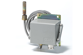 Product photo of the KPS temperature switch for marine machinery by Danfoss