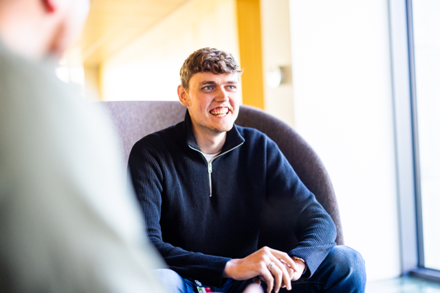 Auszubildende und Mentorin