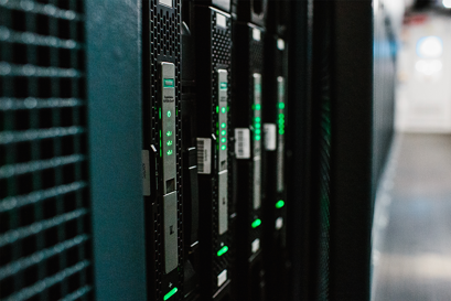 Gros plan sur un serveur de data center