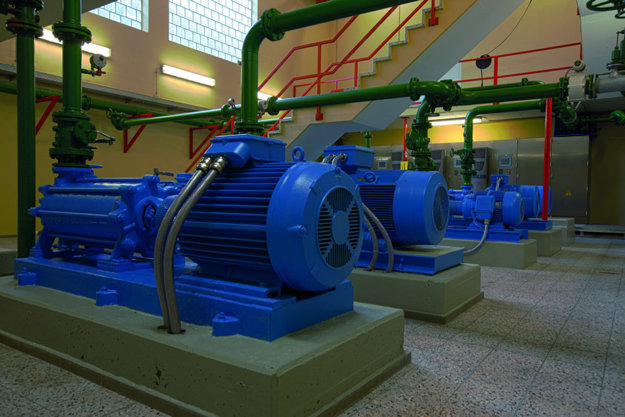 Les solutions d'entraînement VLT® AQUA de Danfoss assurent un fonctionnement fiable de l'usine.