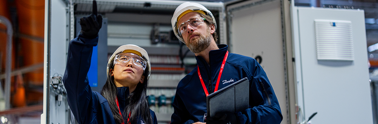 Contractors discussing technical support topics